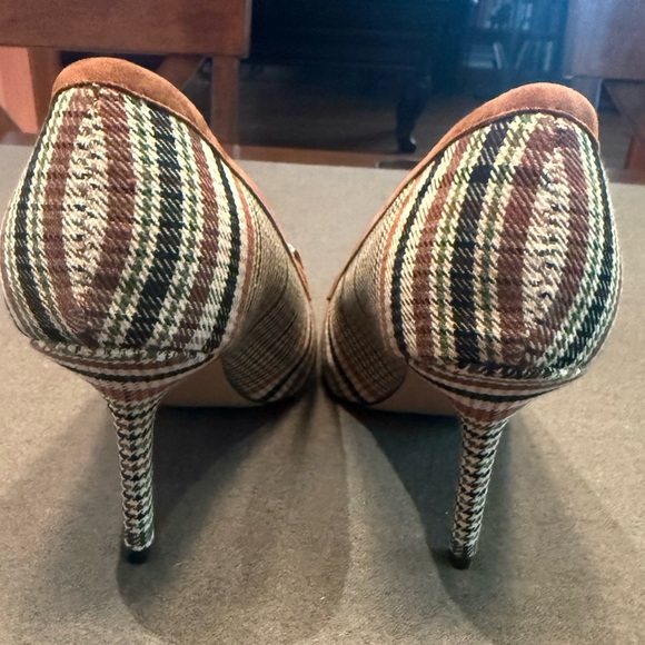 Chain Houndstooth Pointy Toe Pump - Picture 2 of 6